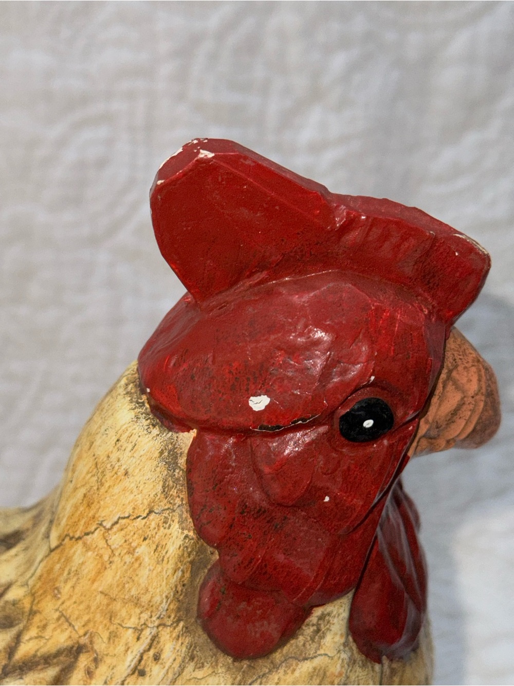 Vintage faux, wood carved rooster figurine on stand. Farmhouse decor. - Picture 5 of 7